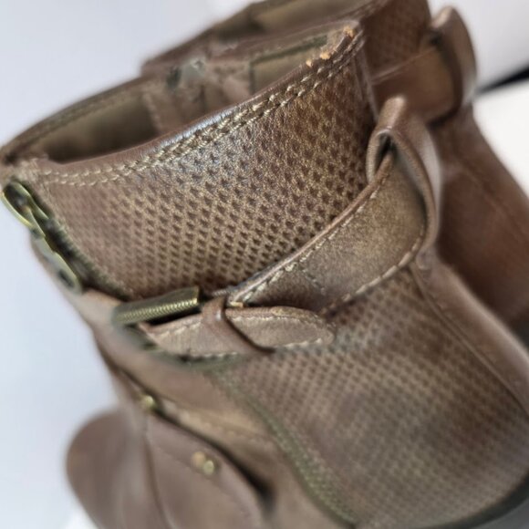 Baretraps Towanda Lug Sole Booties 10 - Picture 6 of 10